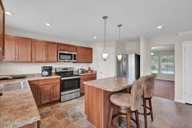 148 Hubbards Crossing Dr, Mt Washington, KY 40047