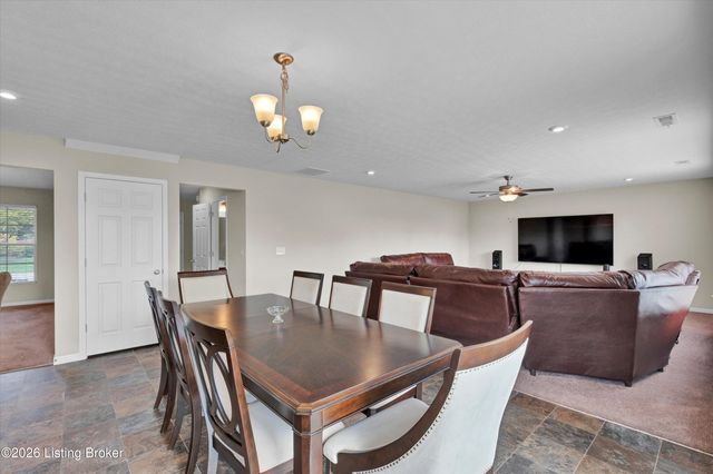 148 Hubbards Crossing Dr, Mt Washington, KY 40047