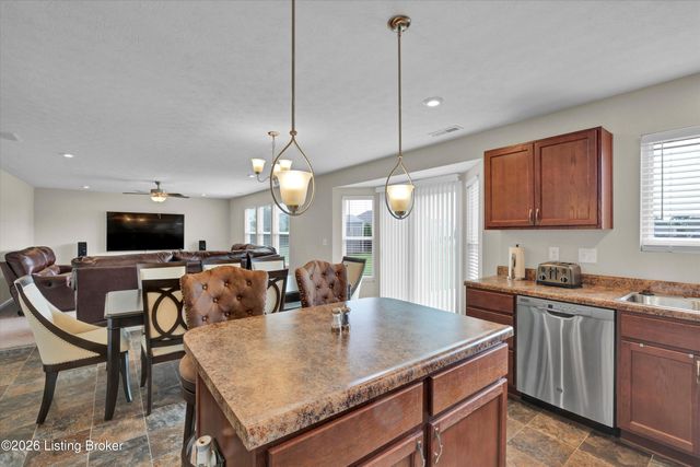 148 Hubbards Crossing Dr, Mt Washington, KY 40047