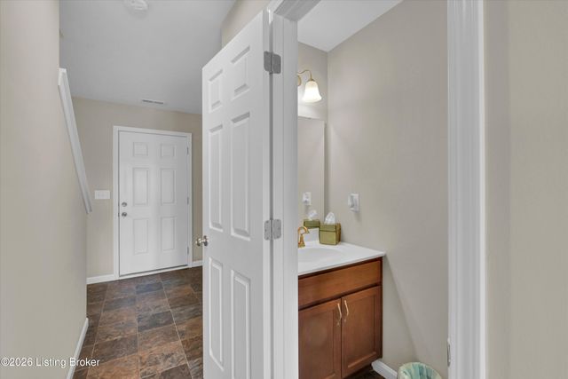 148 Hubbards Crossing Dr, Mt Washington, KY 40047