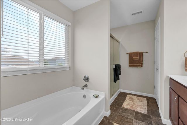148 Hubbards Crossing Dr, Mt Washington, KY 40047