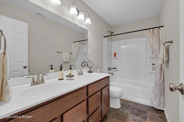 148 Hubbards Crossing Dr, Mt Washington, KY 40047