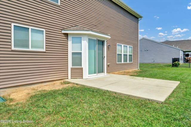 148 Hubbards Crossing Dr, Mt Washington, KY 40047