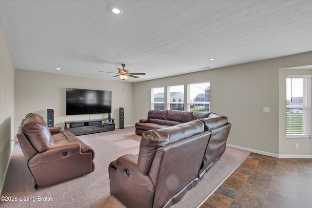 148 Hubbards Crossing Dr, Mt Washington, KY 40047