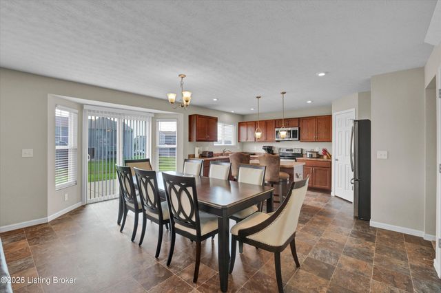 148 Hubbards Crossing Dr, Mt Washington, KY 40047