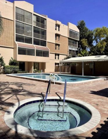 6800 Cypress Road 514, Plantation, FL 33317