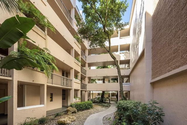 6800 Cypress Road 514, Plantation, FL 33317