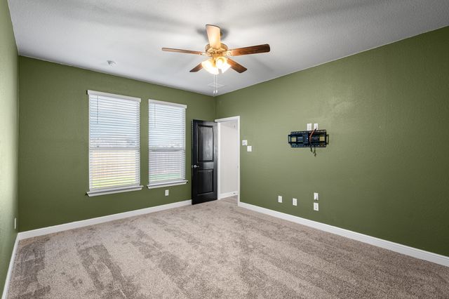 179 Dogwood Avenue, Rhome, TX 76078