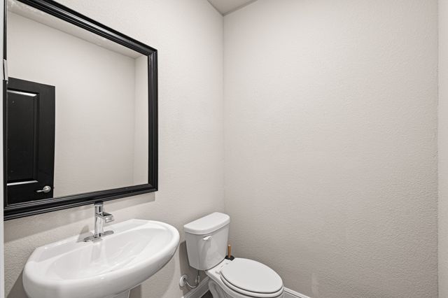 179 Dogwood Avenue, Rhome, TX 76078