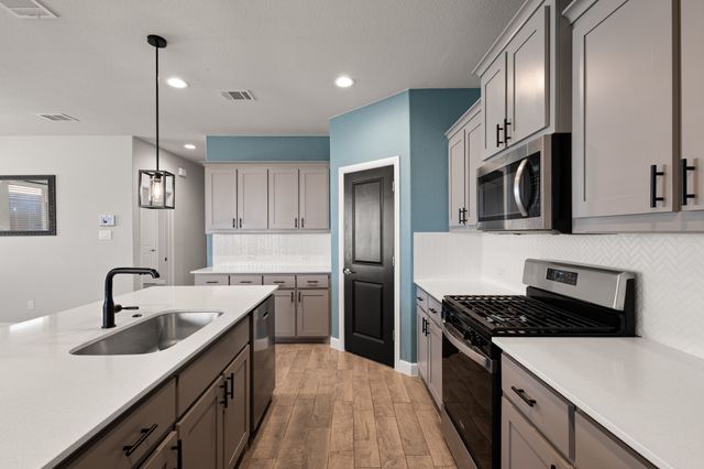 179 Dogwood Avenue, Rhome, TX 76078
