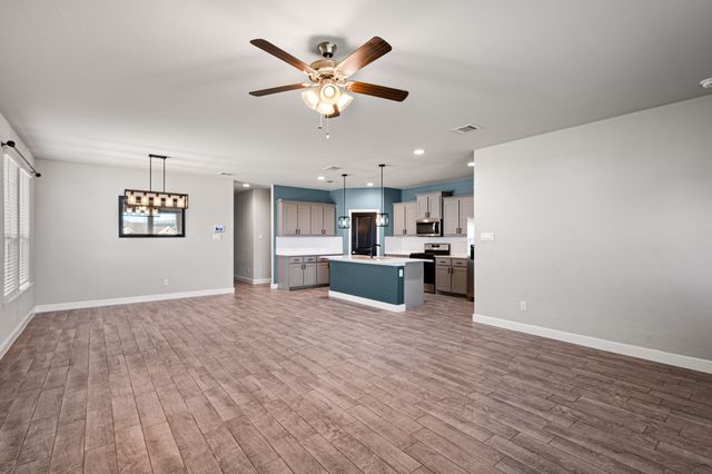 179 Dogwood Avenue, Rhome, TX 76078