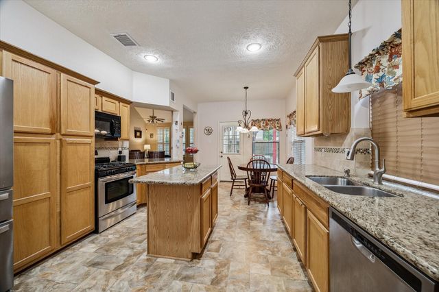 2010 White Oaks Hills Lane, Houston, TX 77339