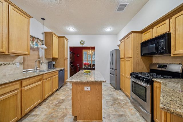 2010 White Oaks Hills Lane, Houston, TX 77339