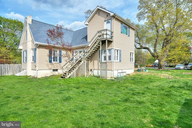 2194 HARMONY LN, Jamison, PA 18929