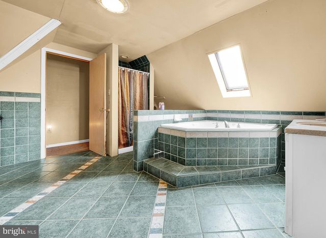 2194 HARMONY LN, Jamison, PA 18929