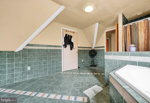 2194 HARMONY LN, Jamison, PA 18929