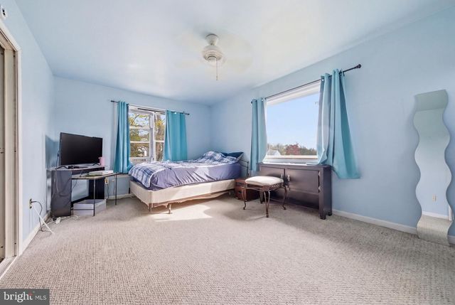 2194 HARMONY LN, Jamison, PA 18929