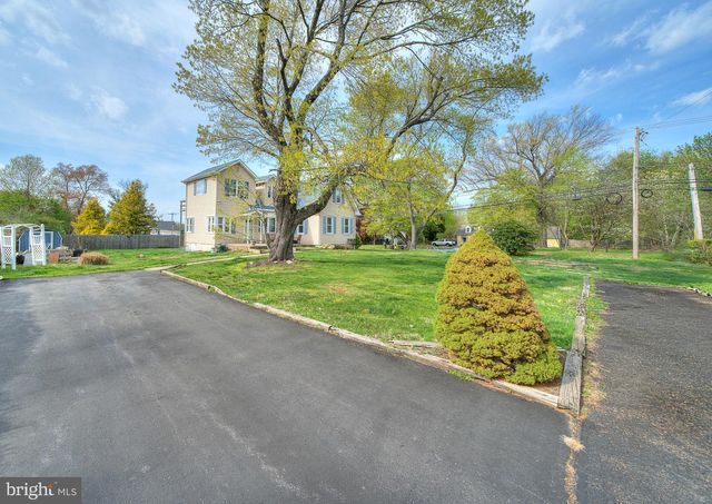 2194 HARMONY LN, Jamison, PA 18929