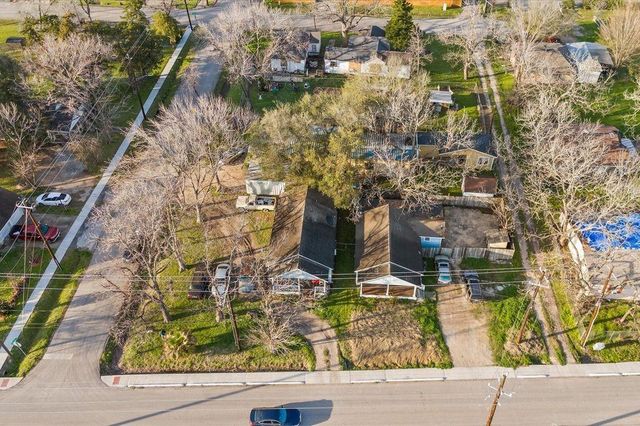 1605 Walnut Avenue, Rosenberg, TX 77471
