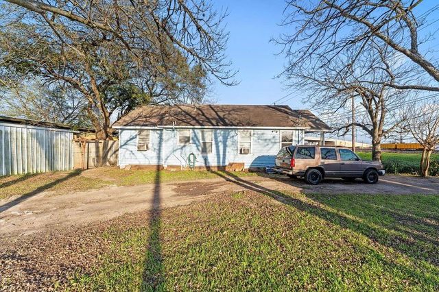 1605 Walnut Avenue, Rosenberg, TX 77471