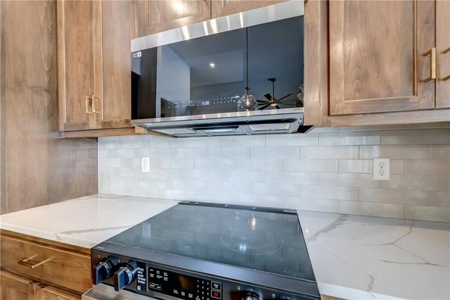 32483 W 168th Court, Gardner, KS 66030