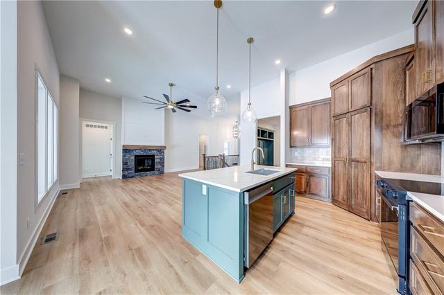 32483 W 168th Court, Gardner, KS 66030