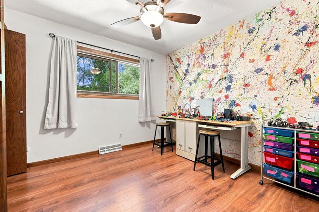 861 Willow Ridge 1, Hudson, WI 54016