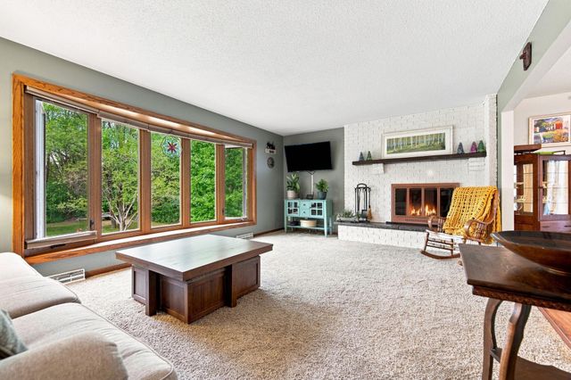 861 Willow Ridge 1, Hudson, WI 54016