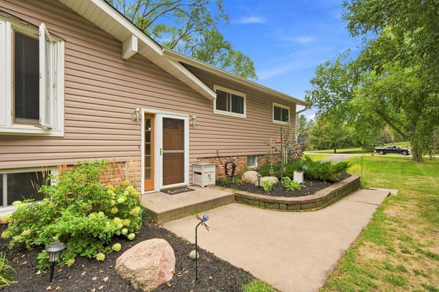 861 Willow Ridge 1, Hudson, WI 54016