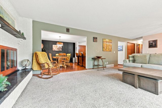 861 Willow Ridge 1, Hudson, WI 54016