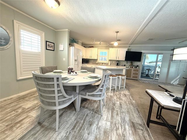 124 E SAINT ANNES CIRCLE, Apollo Beach, FL 33572