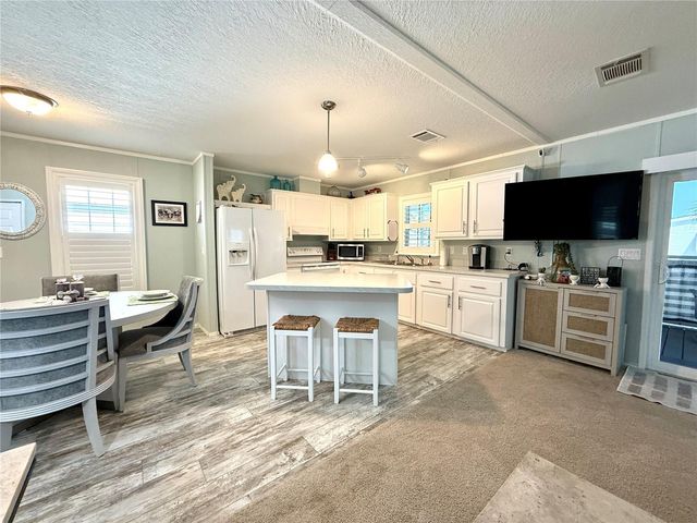 124 E SAINT ANNES CIRCLE, Apollo Beach, FL 33572