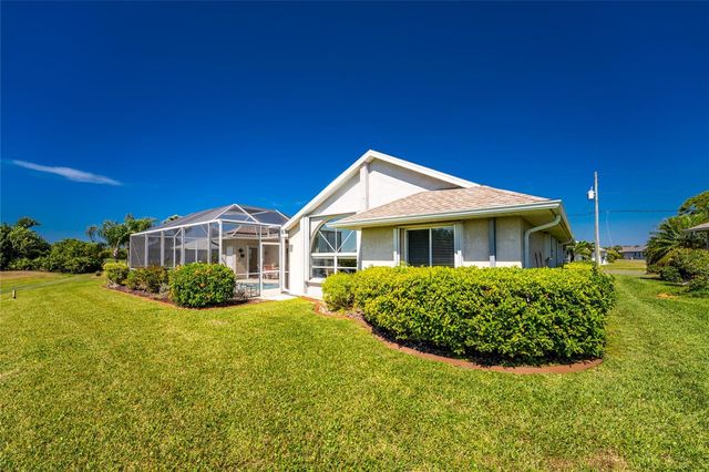 28 MEDALIST COURT, Rotonda West, FL 33947
