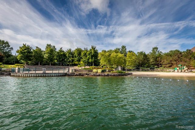 9010 Hidden Court W, Green Oak Township, MI 48178