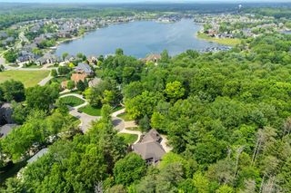 9010 Hidden Court W, Green Oak Township, MI 48178