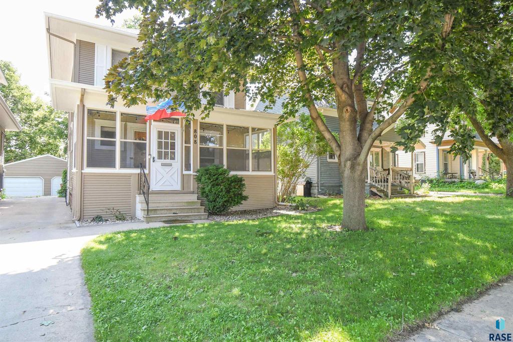808 S Main Ave, Sioux Falls, SD 57104