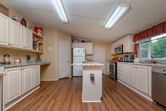 81 Hemlock Lane, Morehead, KY 40351