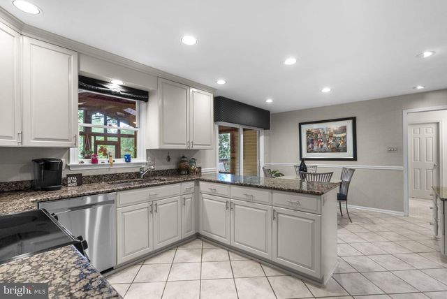 5820 MAGIC MOUNTAIN DR, Rockville, MD 20852