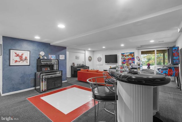 5820 MAGIC MOUNTAIN DR, Rockville, MD 20852