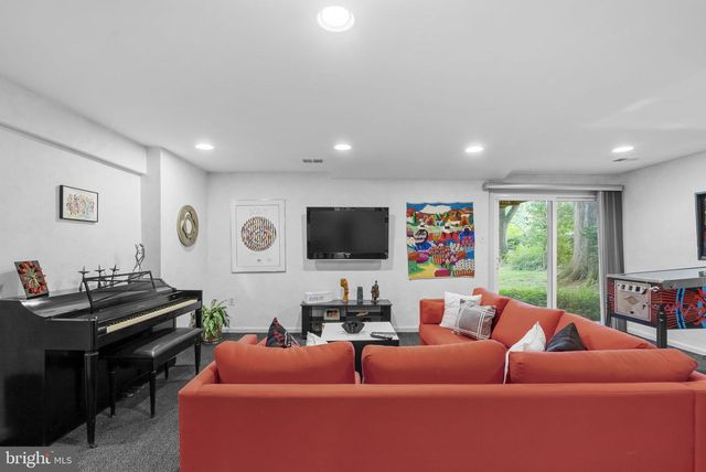 5820 MAGIC MOUNTAIN DR, Rockville, MD 20852