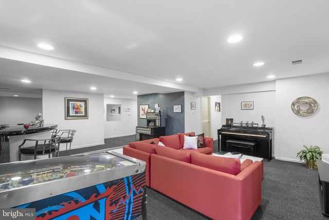 5820 MAGIC MOUNTAIN DR, Rockville, MD 20852