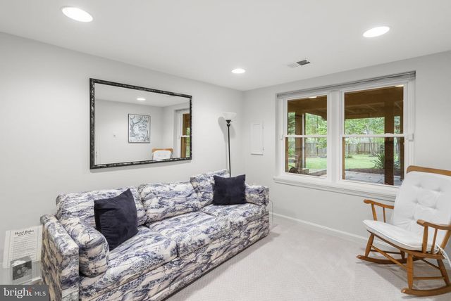 5820 MAGIC MOUNTAIN DR, Rockville, MD 20852