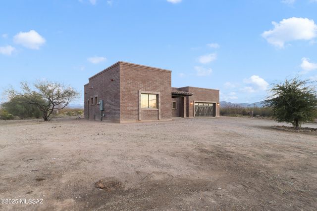 6555 E Foresight Road, Sahuarita, AZ 85629