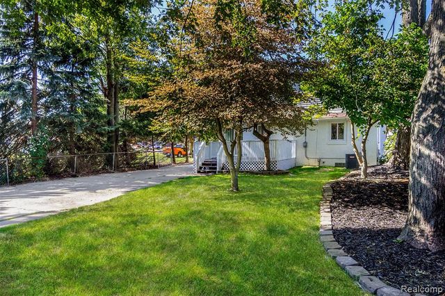 177 Avery Street, Clinton Township, MI 48036