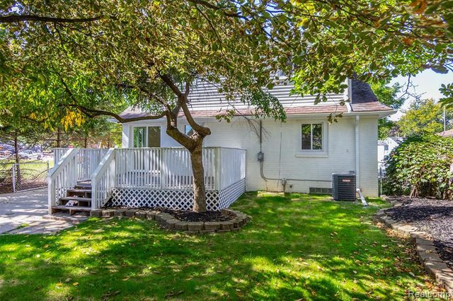 177 Avery Street, Clinton Township, MI 48036