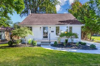 177 Avery Street, Clinton Township, MI 48036