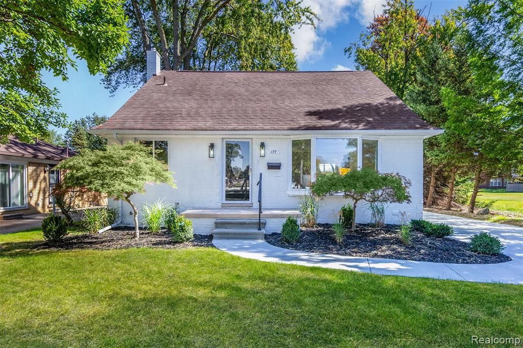 177 Avery Street, Clinton Township, MI 48036