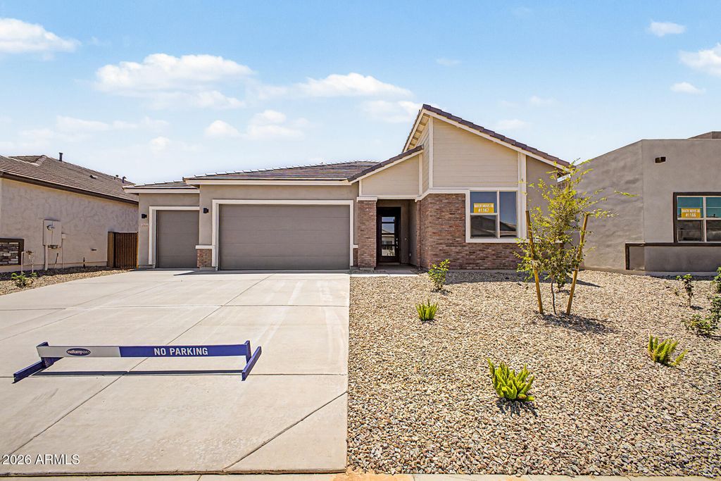 283 W FLOYD Drive, San Tan Valley, AZ 85140 — exterior