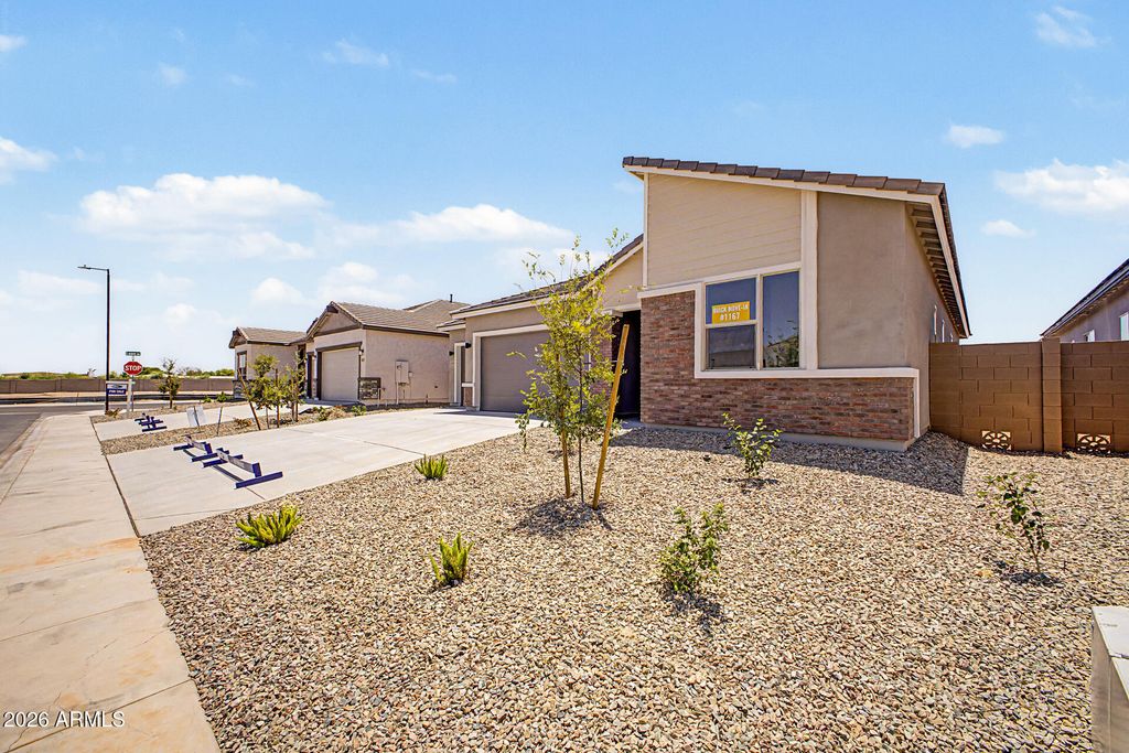283 W FLOYD Drive, San Tan Valley, AZ 85140 — photo 2