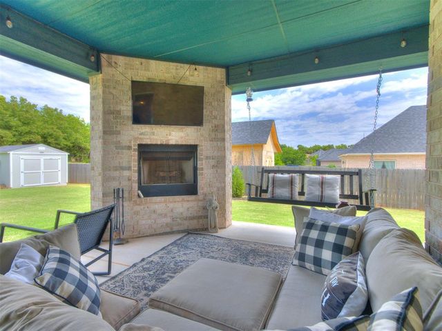 5532 Red Fox Run, Guthrie, OK 73044
